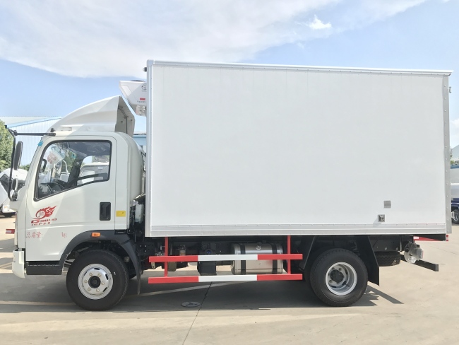(厢长4.0米)重汽豪沃冷藏车