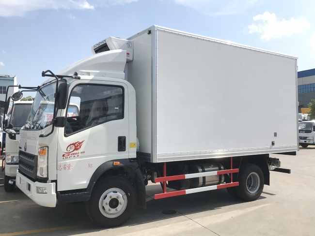 (厢长4.0米)重汽豪沃冷藏车