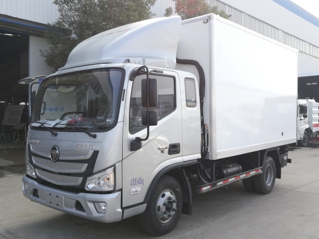 (厢长3.7米)福田欧马可S3一排半冷藏车