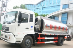 东风天锦8-10吨智能型沥青洒布车