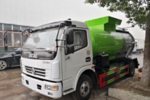 东风多利卡7-8方餐厨垃圾车