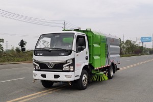 东风小多利卡6吨洗扫车（3立方水箱3立方垃圾箱）