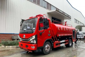 东风多利卡4.5吨消防洒水车