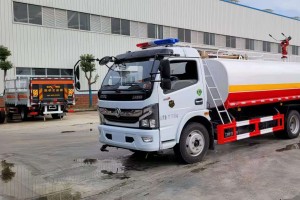 东风多利卡8吨消防洒水车